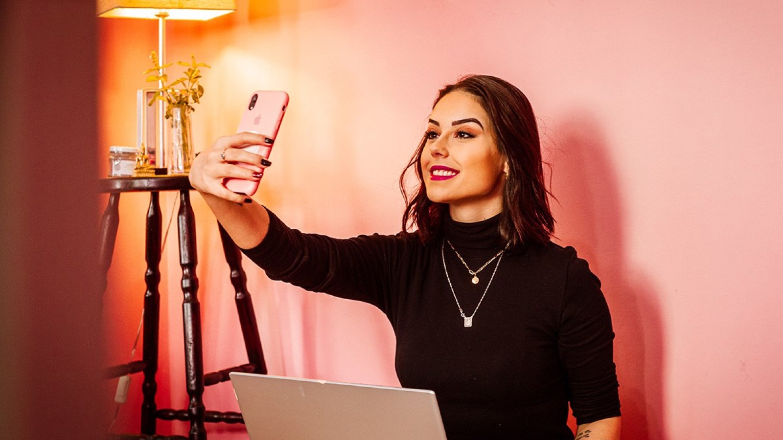 descubre como encontrar influencers para tu marca